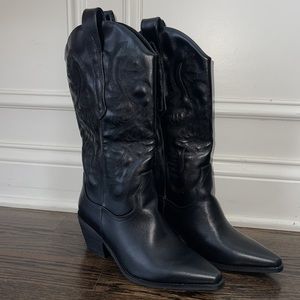Beautiful Embroidered Black Cowgirl Boots